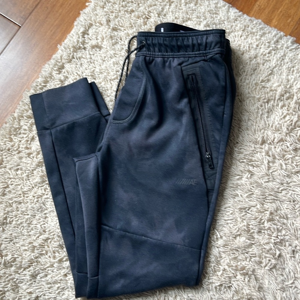 American Eagle Men small jogger